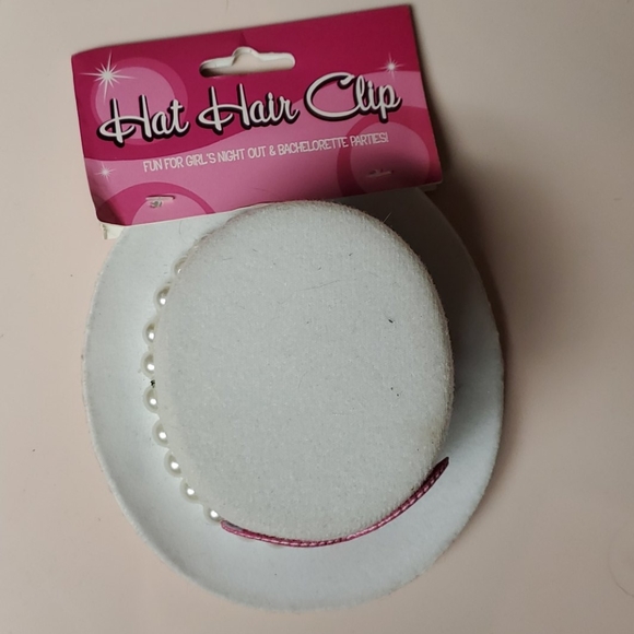 Bride to be hair clip - Picture 2 of 4